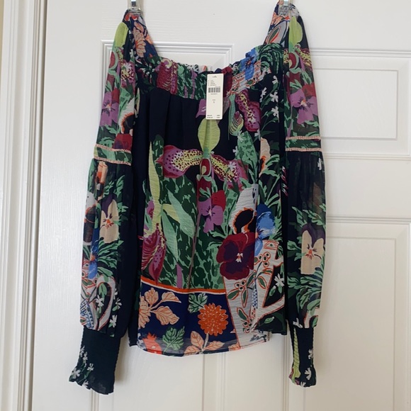 Anthropologie /Lil sire Tops - Anthropologie puff sleeve Lil Sire floral blouse. Size Small. NWT
